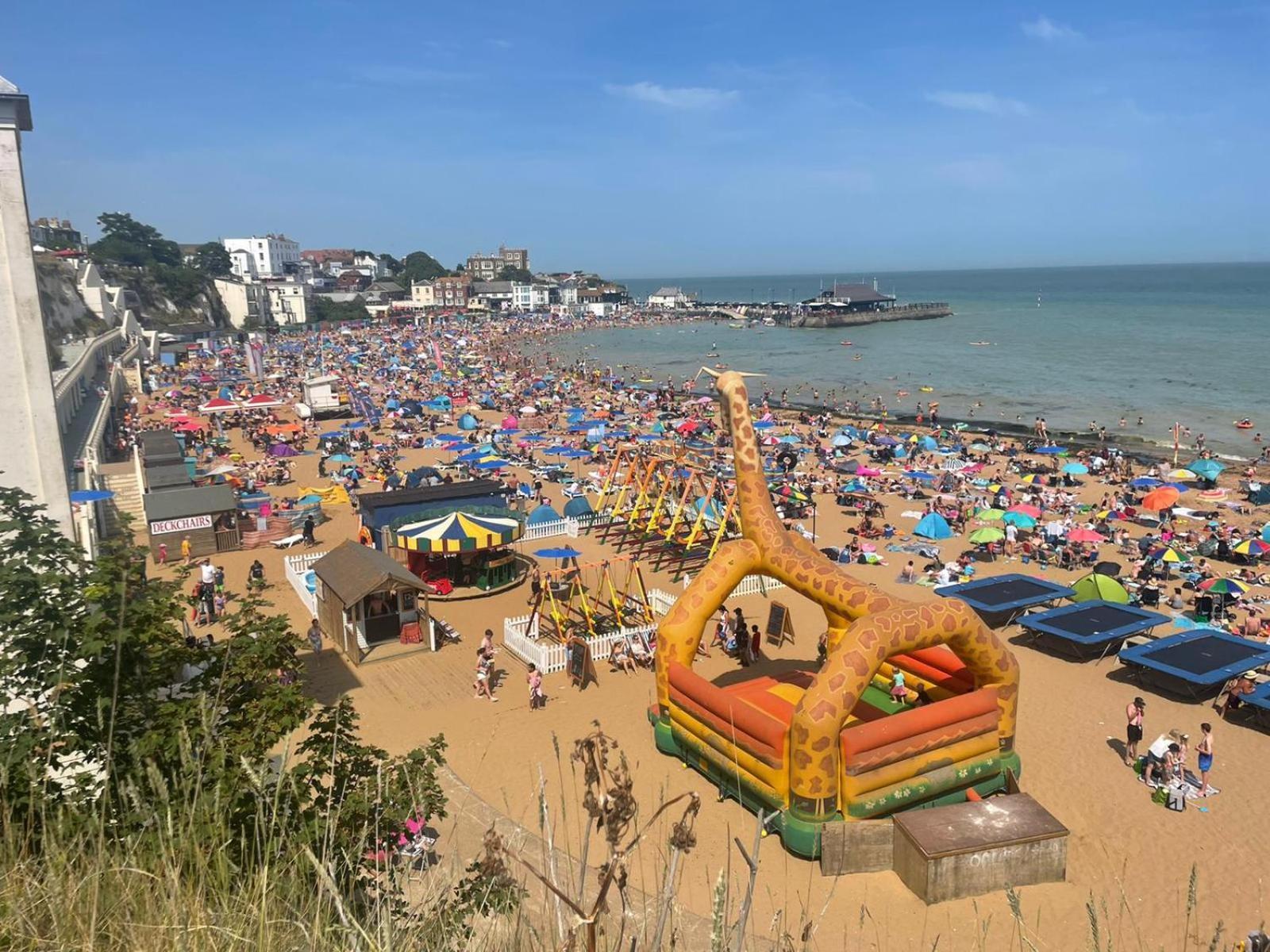 Viking Bay View 3 Bed Apartment Broadstairs Exterior photo